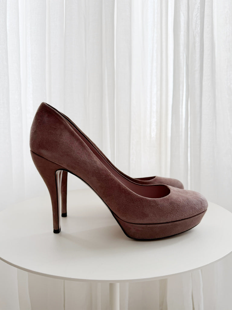 Suede Pumps