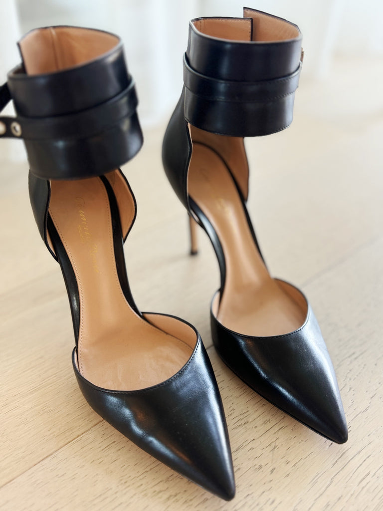 Leather Pointed Pumps