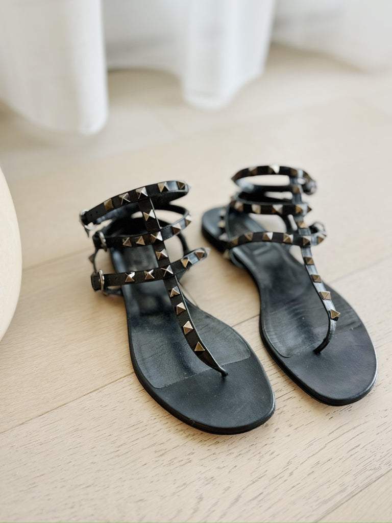 Rockstud Flat Leather Sandals