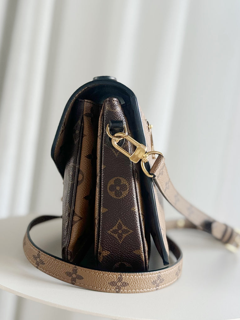 Monogram Reverse Pochette Metis