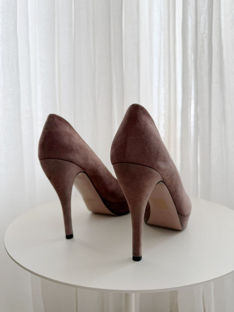 Suede Pumps