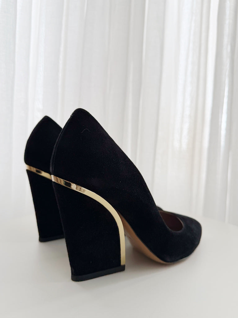 Suede Pumps