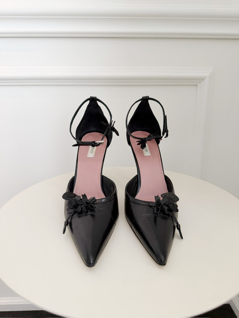 Vintage Flower Detail Leather Pumps