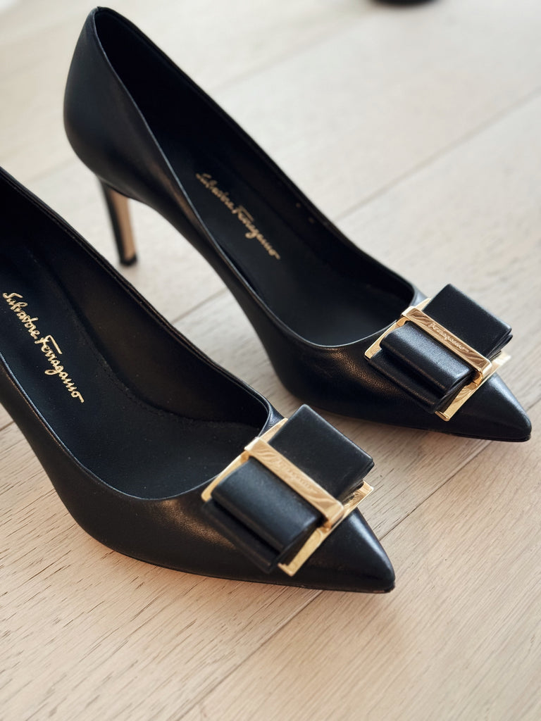 Pointed Leather Pumps