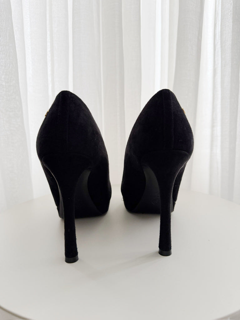 Suede Pumps