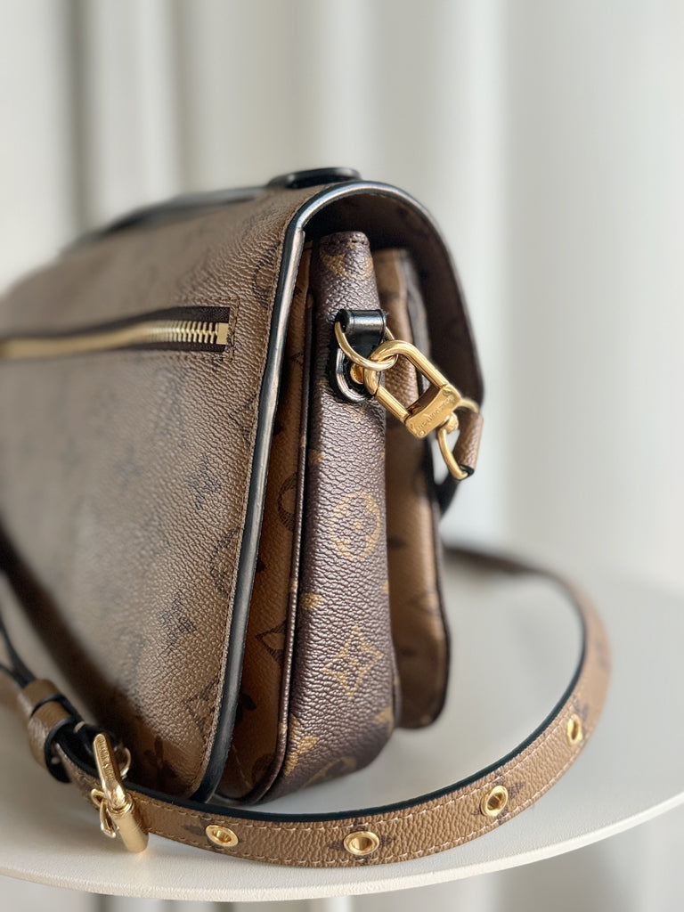 Monogram Reverse Pochette Metis