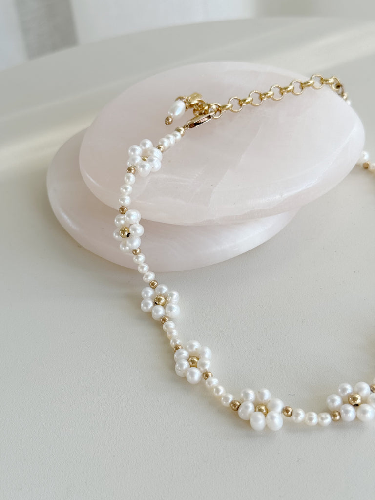 Flower Pearl Necklace