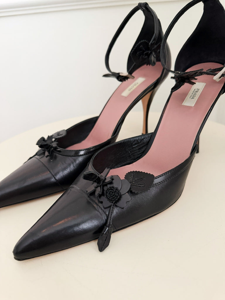 Vintage Flower Detail Leather Pumps