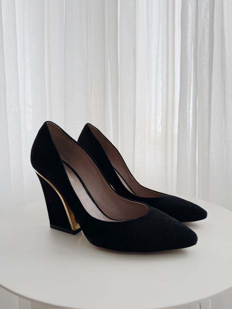 Suede Pumps