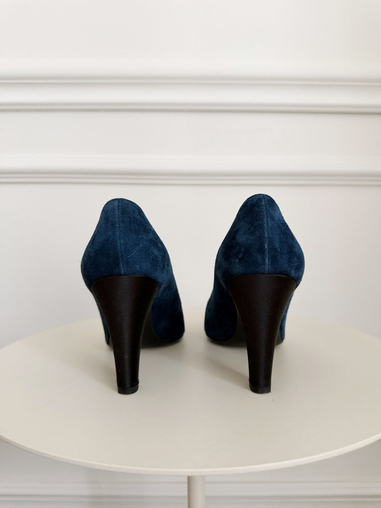 Suede Pumps