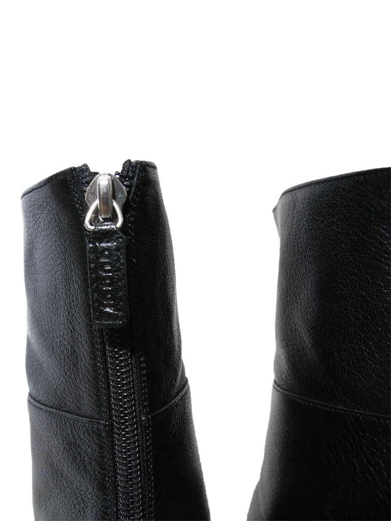 Gucci Pointed Leather Boots