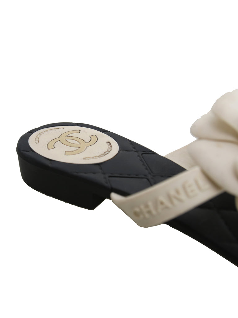 Camellia Rubber Thong Sandals