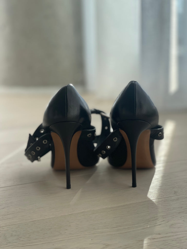 Leather Pumps with Cross Cross Strap