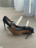Leather Pumps with Cross Cross Strap