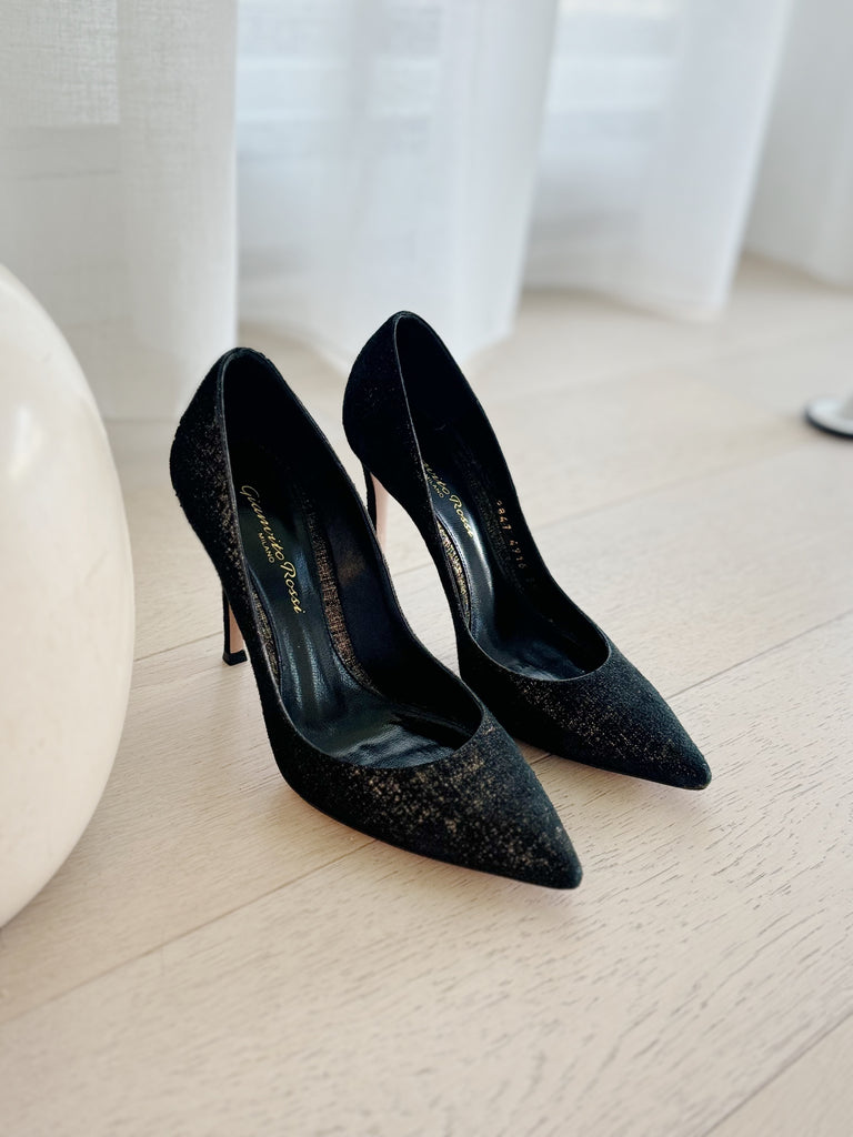 Pointed Pumps