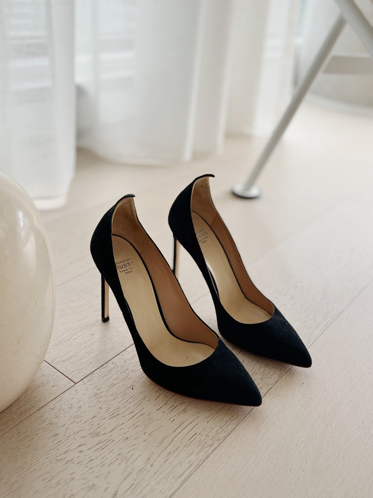 Suede Pointed Pumps