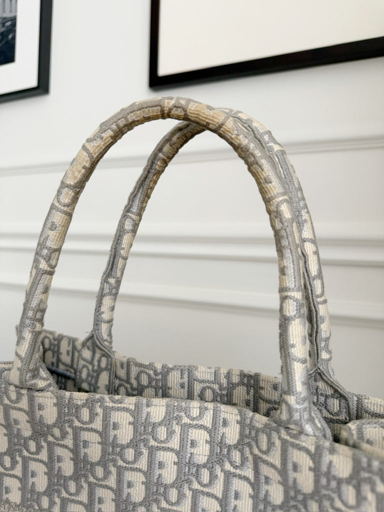 Medium Dior Book Tote