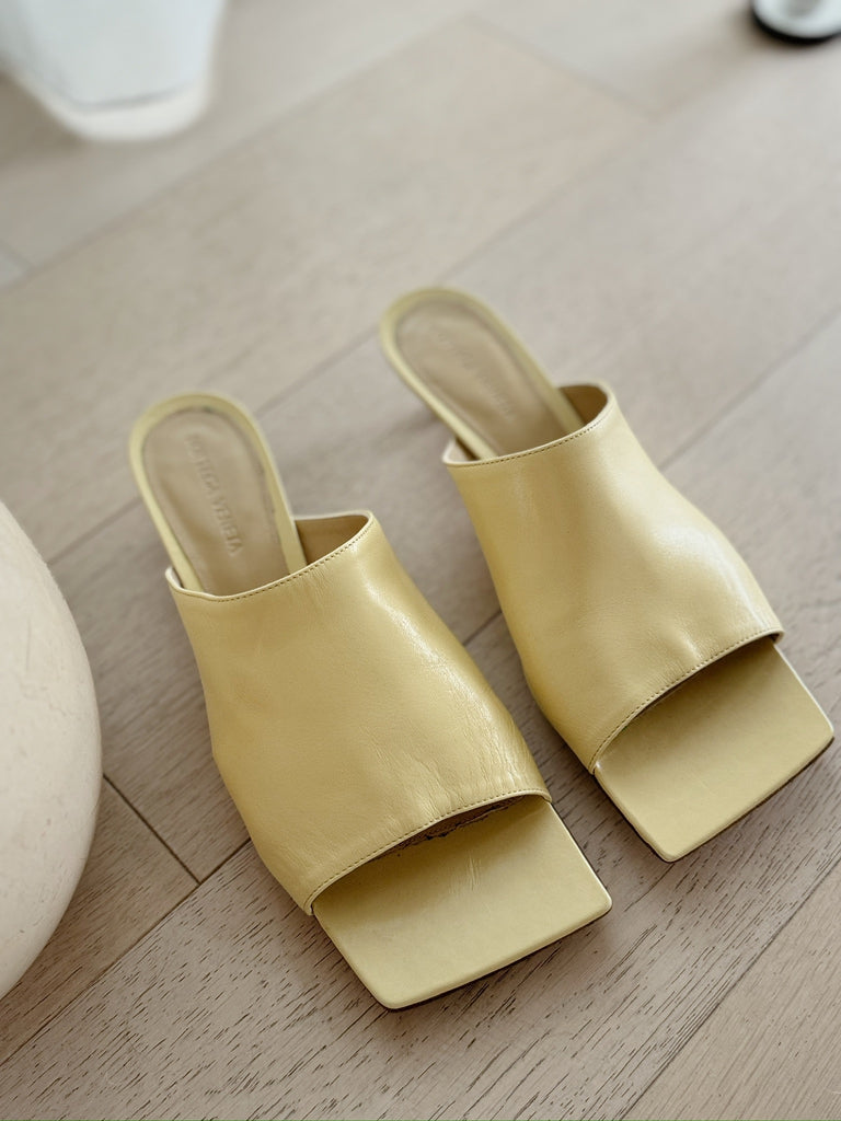 Stretch Mules