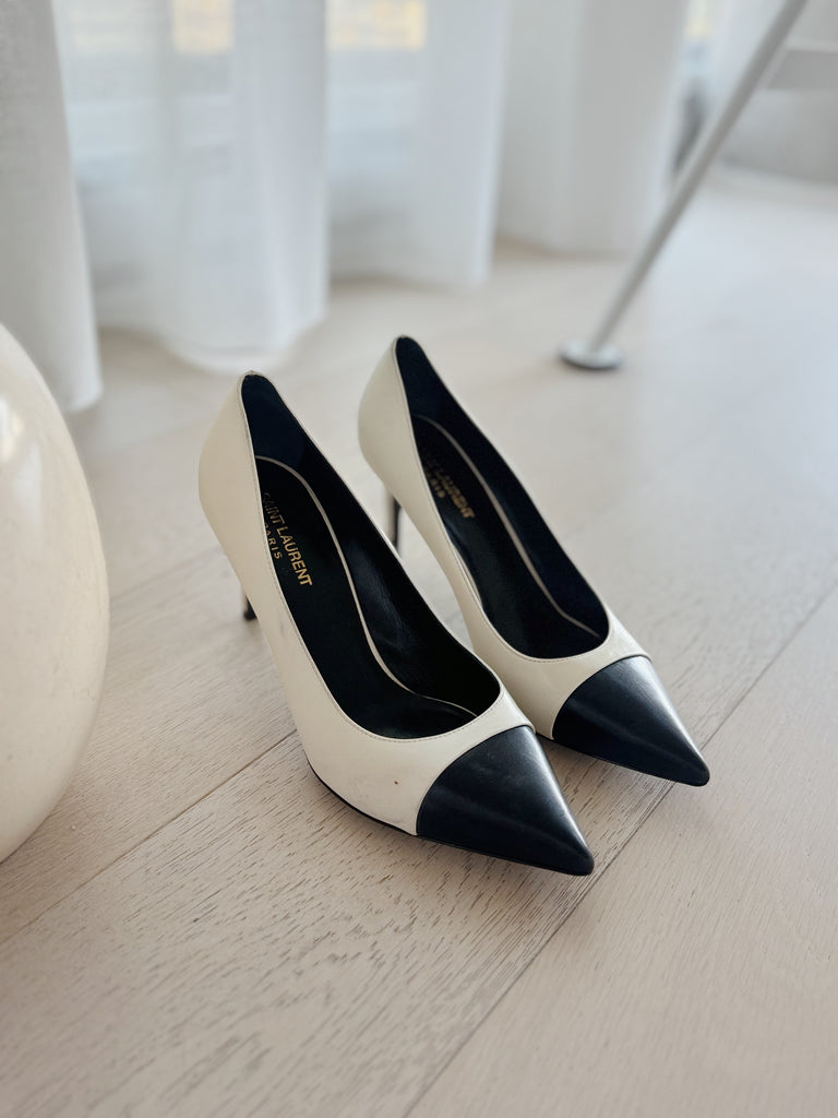 Pointed Leather Pumps