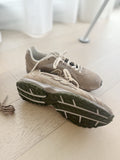 204L Suede Sneakers