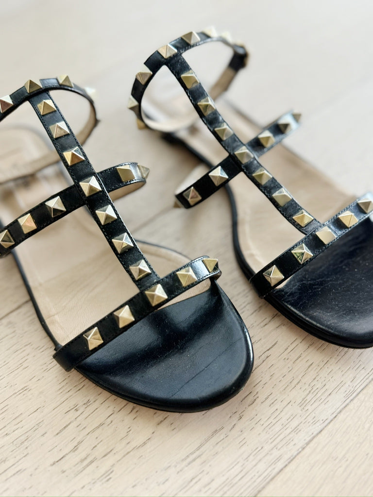 Rockstud Flat Leather Sandals