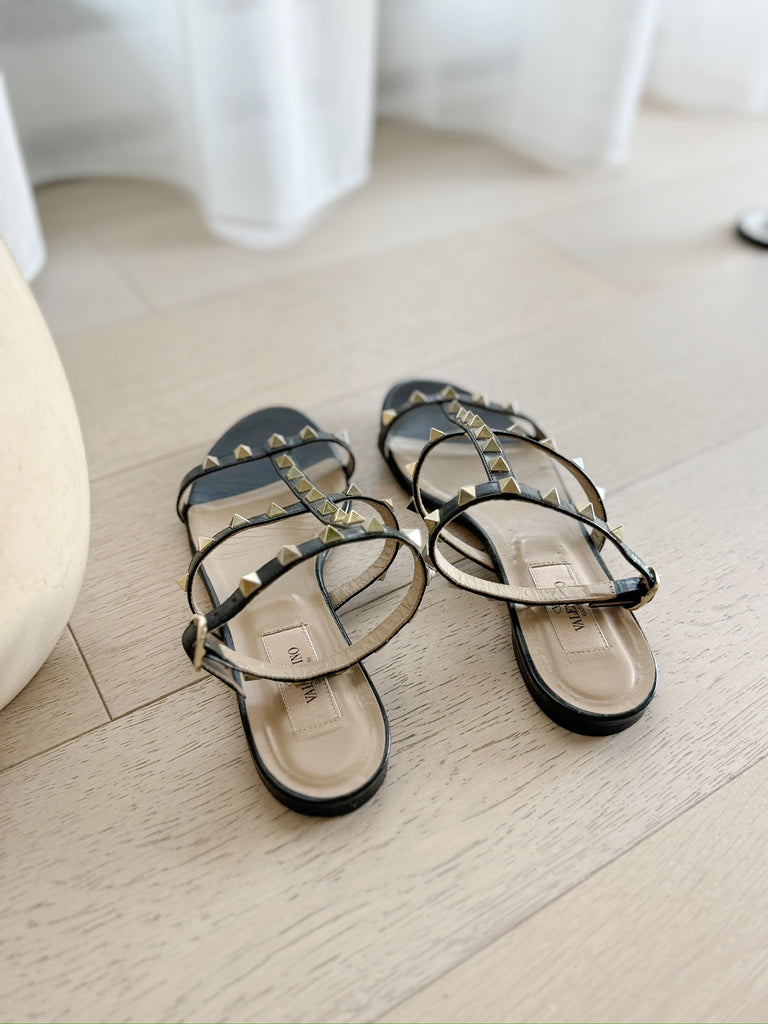 Rockstud Flat Leather Sandals
