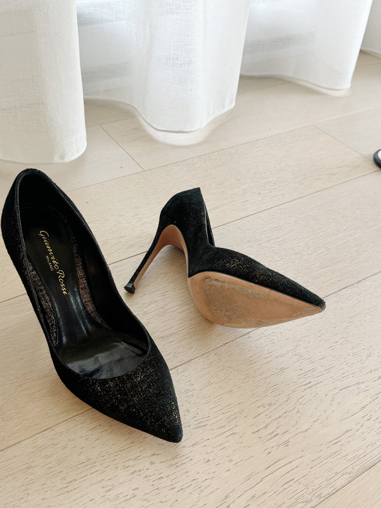 Pointed Pumps