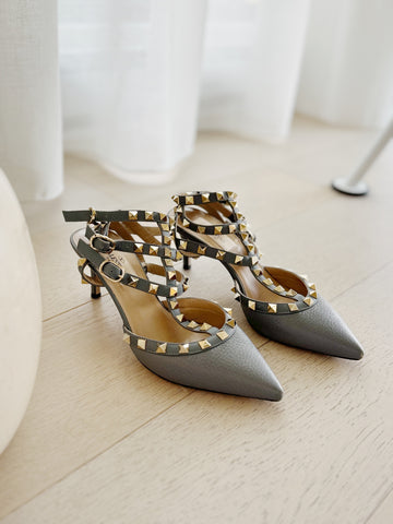 Leather Rockstud Pumps