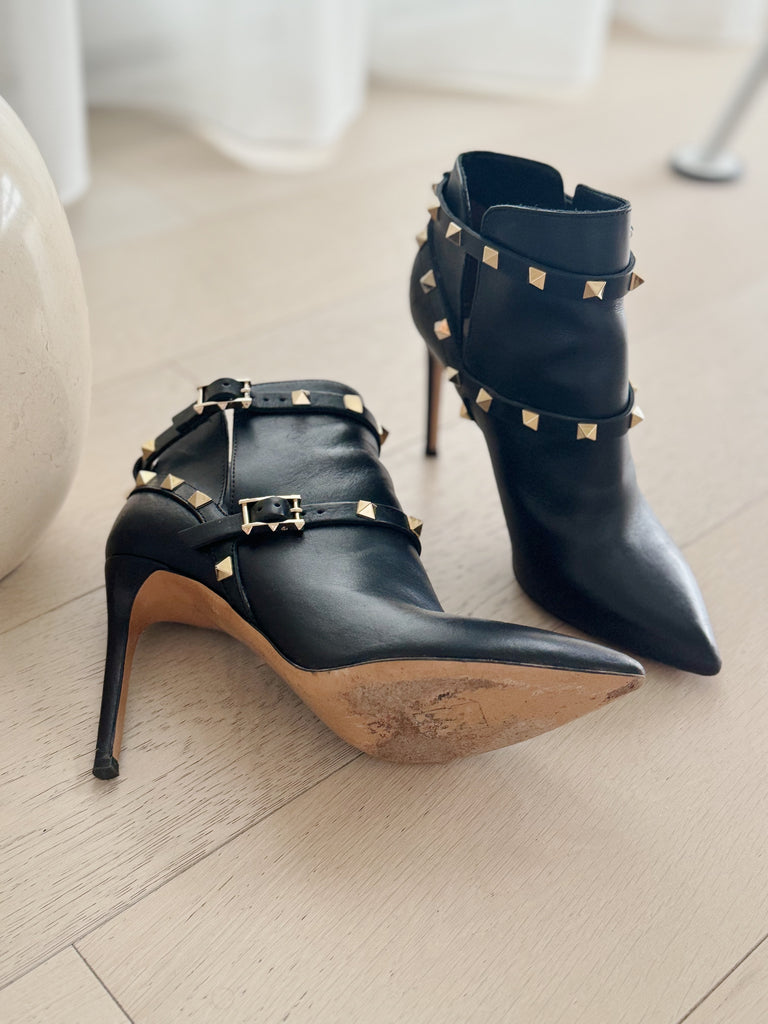 Rockstud Pointed Leather Booties