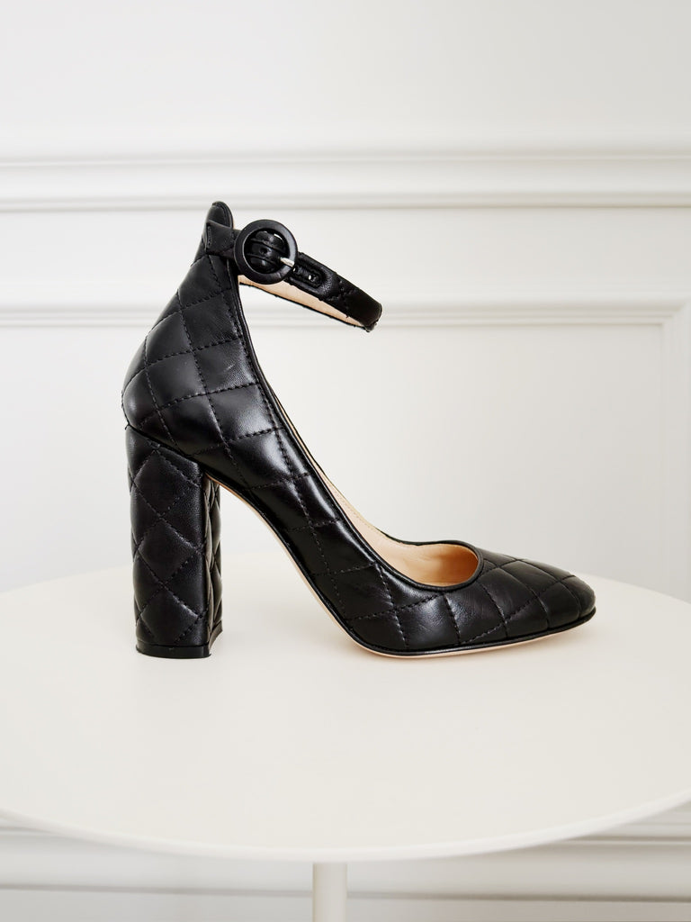 Quilted Leather  Round Toe Pumps