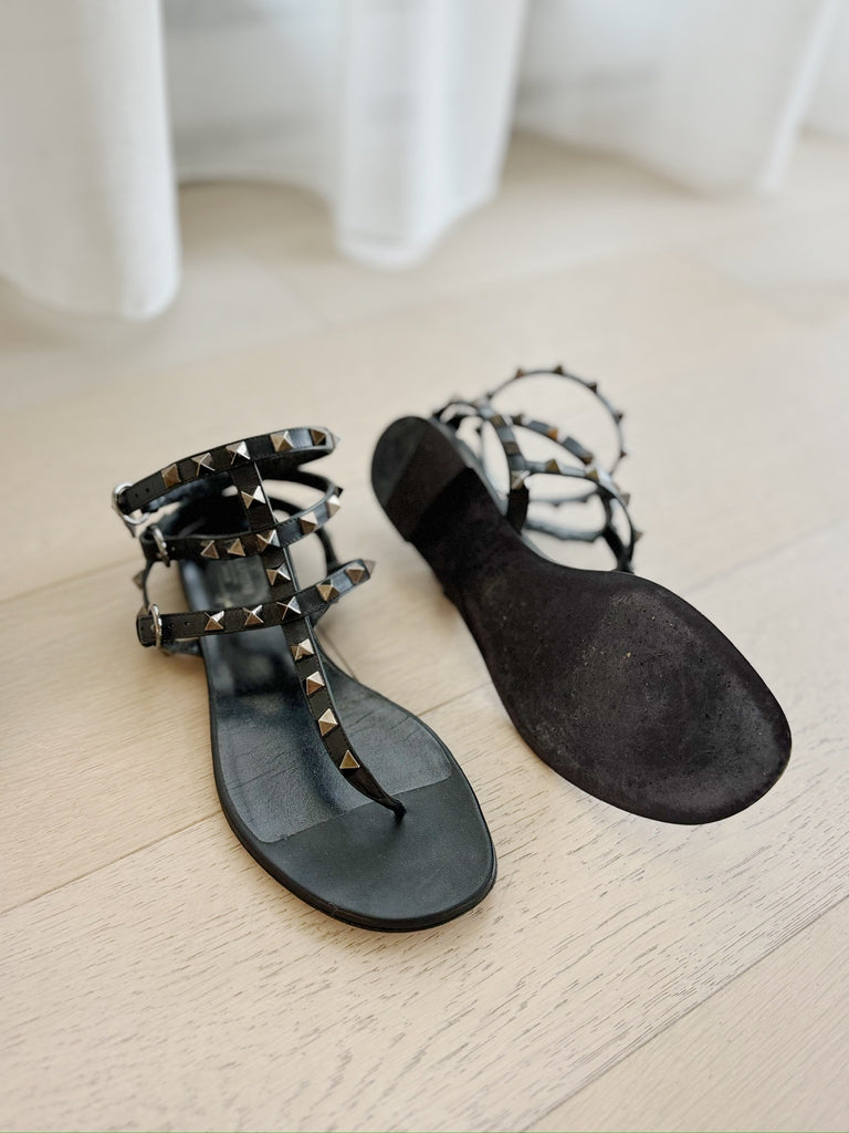 Rockstud Flat Leather Sandals