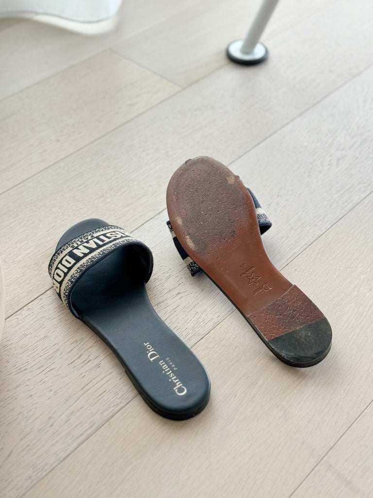 Dway Slide Sandals