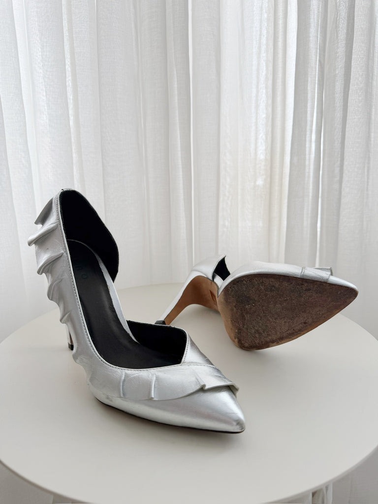 Metallic Ruffle Detail Pumps