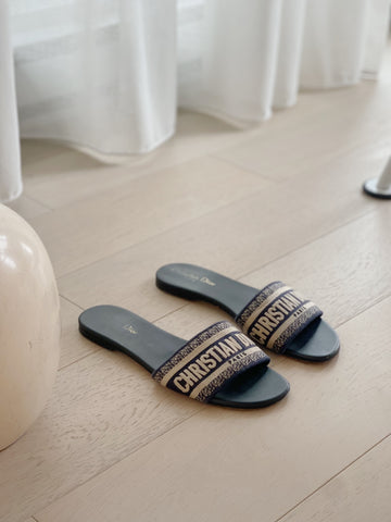 Dway Slide Sandals
