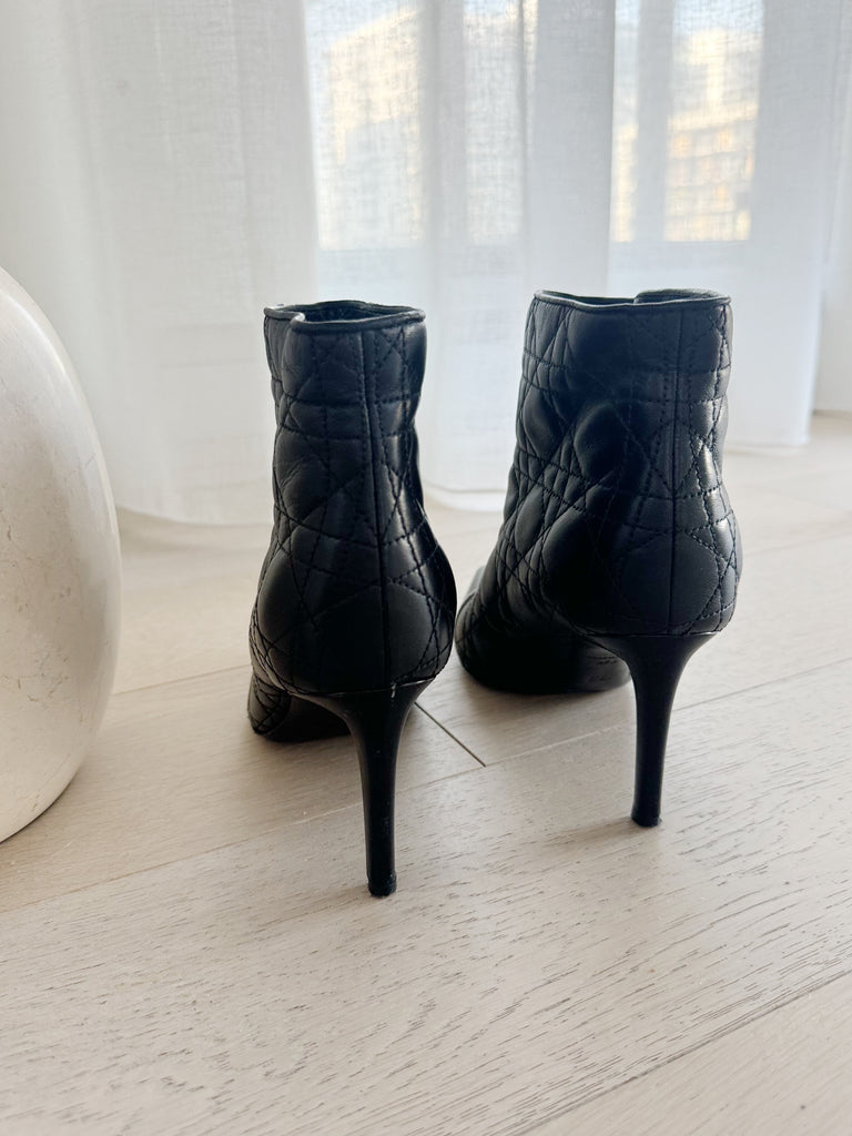 Cannage Pointed Leather Booties