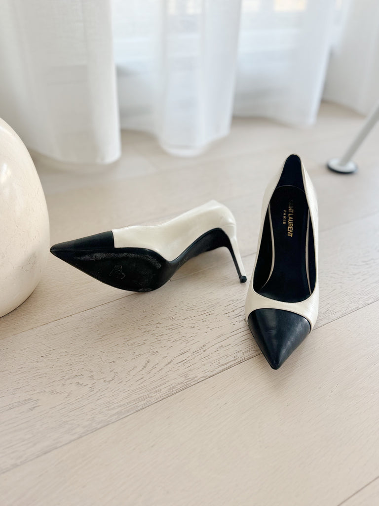 Pointed Leather Pumps