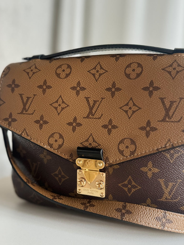 Monogram Reverse Pochette Metis