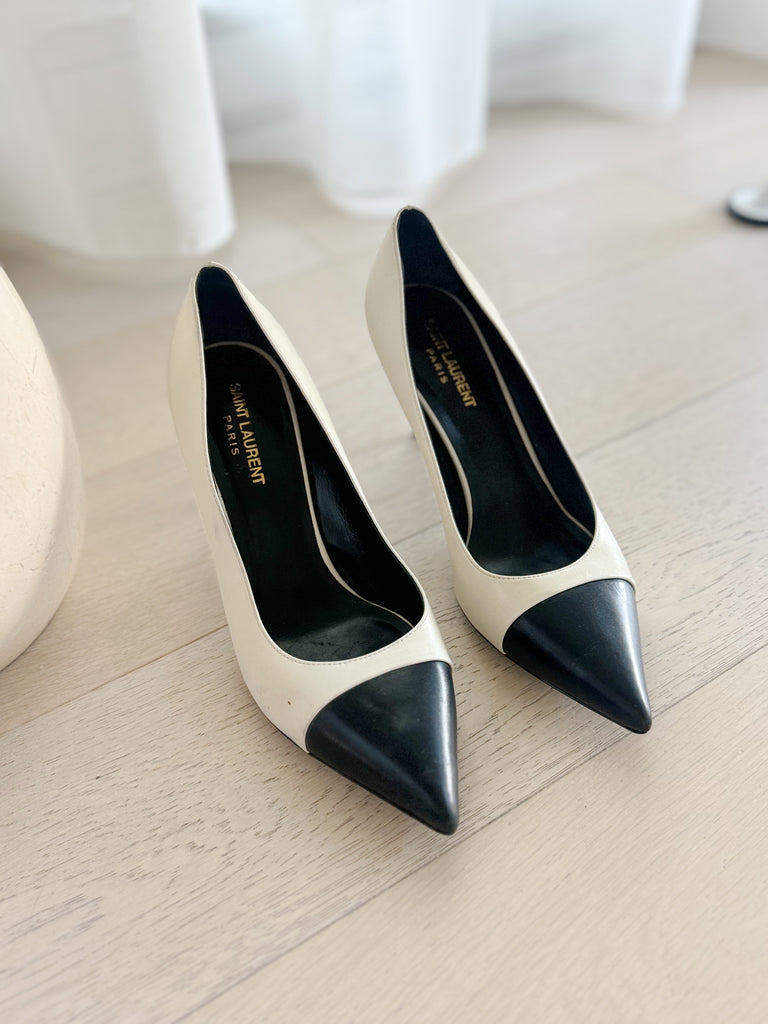 Pointed Leather Pumps