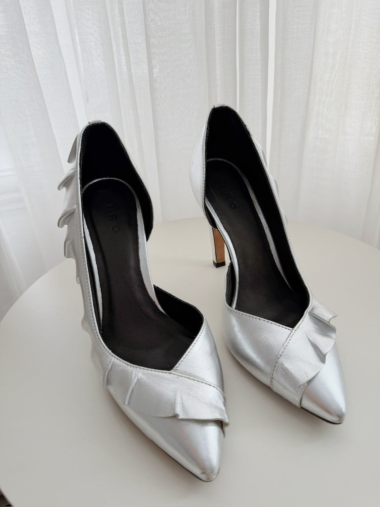 Metallic Ruffle Detail Pumps