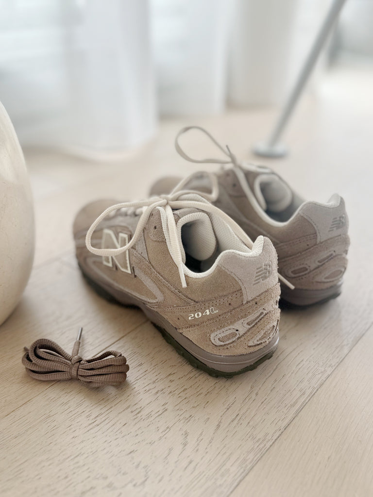 204L Suede Sneakers