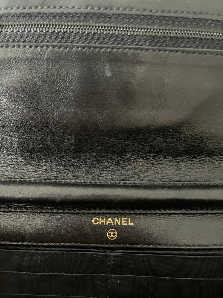 Pre-owned Chanel Vintage Timeless Caviar Wallet on Chain